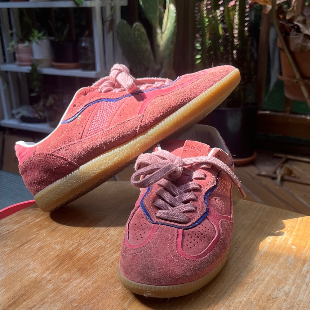 ALOHAS sneakers